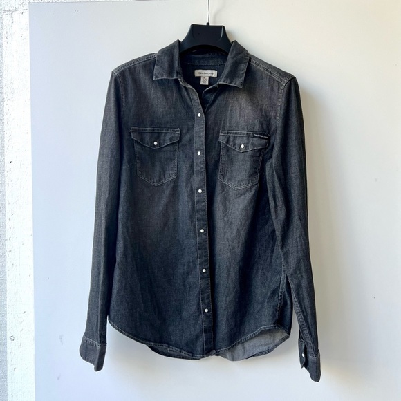 Calvin Klein Tops - Calvin Klein Chambray Button Down Shirt - Grey - Size S